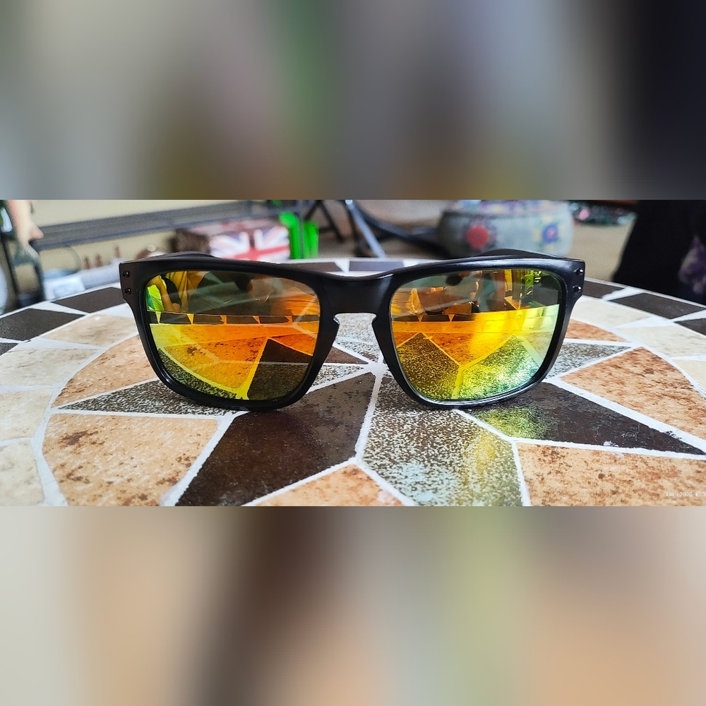 Oakley HOLBROOK Matte Black 🟡 Mirror tint lens (unisex)